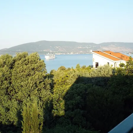 Anthonys House Kumborherceg Novi *