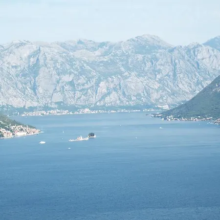Anthonys House Kumborherceg Novi ポドゴリツァ
