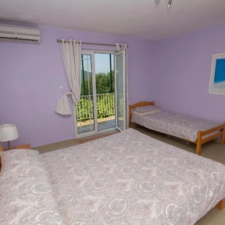 Anthonys House Kumborherceg Novi 別荘