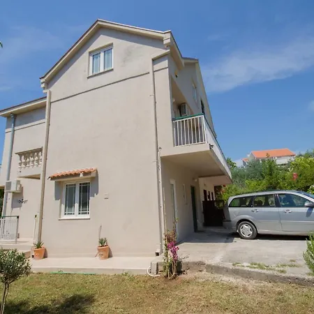 Anthonys House Kumborherceg Novi 別荘 ポドゴリツァ