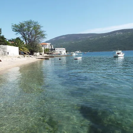 Anthonys House Kumborherceg Novi *