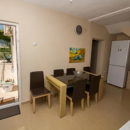 Anthonys House Kumborherceg Novi *